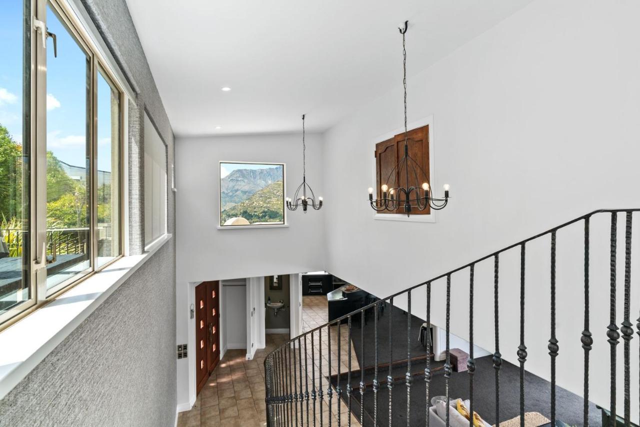 The Star Of Queenstown Hill Bagian luar foto